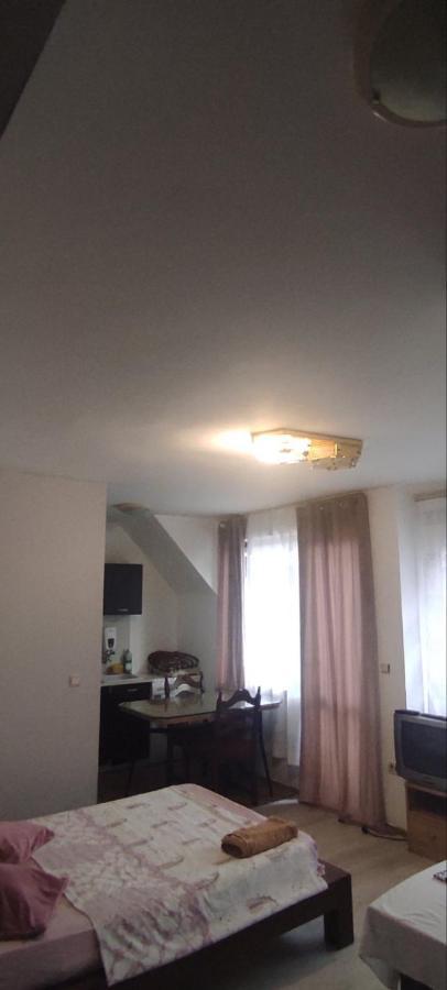 Apartment Ivaylo Varna Esterno foto